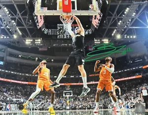 MIlw. Bucks 2021 NBA Champion BROOK LOPEZ Signed 8x10 Photo #7 AUTO - Picture 1 of 1