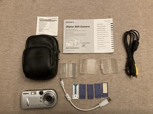 Vintage Sony Cyber-shot DSC-P72 3.2MP Digital Camera SET - Picture 1 of 6