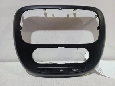 SOUL 2014 Radio Dash Bezel 568887 - Image 1 of 4