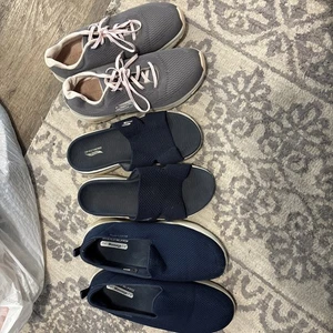 3 paia di scarpe Skechers taglia 10 scarpe da tennis, slip on e scivoli - Foto 1 di 14