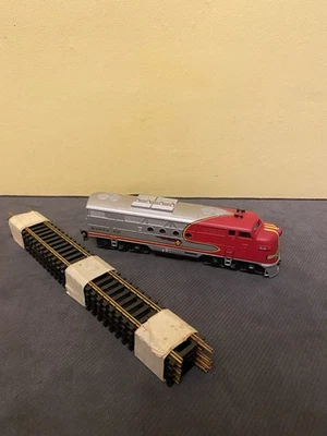 Bachmann Santa Fe EMD FT Diesel Locomotive HO Scale No. 0680 - Vintage UNTESTED - Image 1 of 4