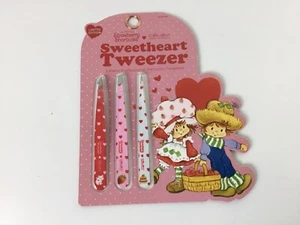 Célavi Strawberry Shortcake Sweetheart Precision Slanted Tweezers Set Of 3 - Picture 1 of 3