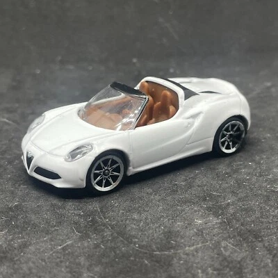 LOOSE MAJORETTE STREET CARS ALFA ROMEO 4c Spider White - Image 1 of 4