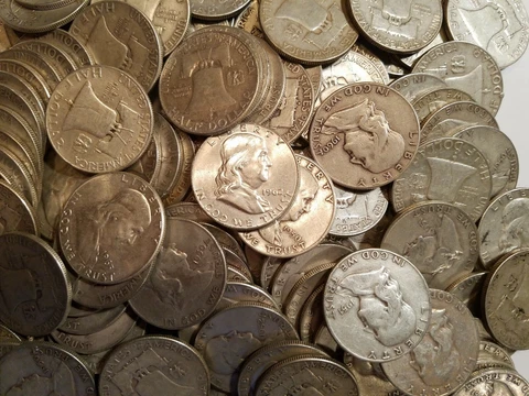 !$  .50 1948-1963 One Franklin Half Dollar Avg Circulated 90% Silver (V) Cover