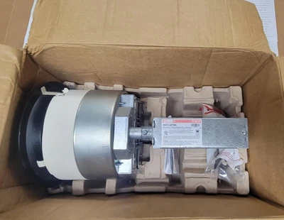 WIREMOLD 8ATC2PBK 8" POKE THRU DISPOSITIVO Foto 1 de 4