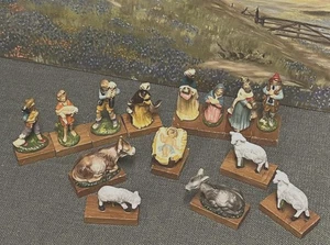 Set statuine presepe vintage 14 pezzi Made in Italy da 2" a 3 1/4" dipinte a mano - Foto 1 di 7