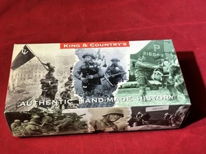 King & Country BBA003 WW2 Battle Of The Bulge US Surrender Nuts! Miniatur 1/30 - Bild 1 von 3