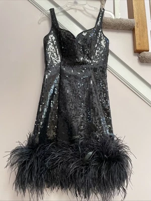 Sexy Vestido de Noche Lillie Rubin Negro Lentejuelas Peluche PLUMADO Dobladillo Talla 4 Burlesque Foto 1 de 4