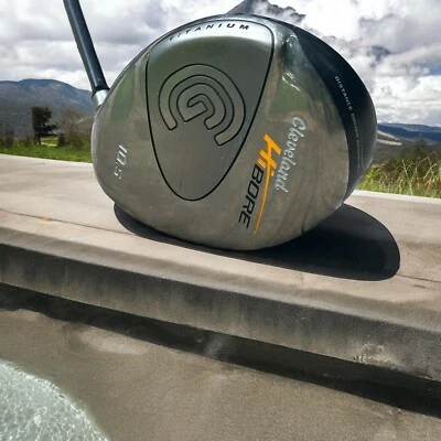 Cleveland Hi Bore Driver 10.5* Titanium Head Fujikura Shaft Right-Handed 45 1/2 - Image 1 of 4