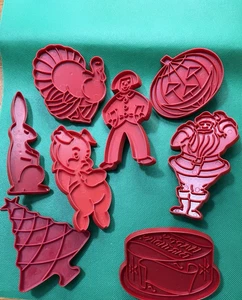 Vintage rote Tupperware Ausstechformen 8er Set Geburtstag Weihnachten Halloween etc. - Bild 1 von 2