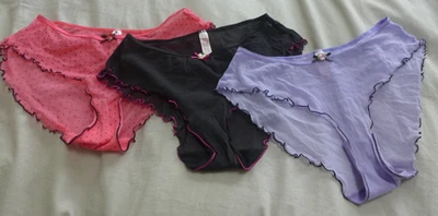 Vintage 90's Victoria's Secret 3 Mesh 2 Valentine Panties M NEW - Image 1 of 4