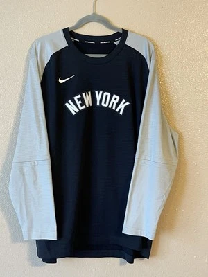 Men’s 2XL NWOT New York Yankees Nike Pregame Performance Raglan Sweatshirt - Image 1 of 4