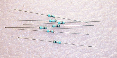 CANTIDAD (100) RESISTENCIAS DE PELÍCULA DE CARBONO 3K ohmios .33 W 5 % 5043cx3k00j1abfx philips Foto 1 de 4