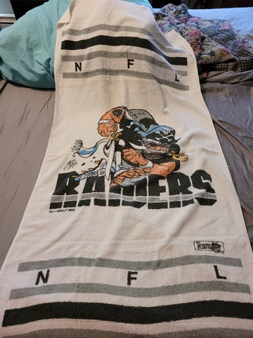 Vintage Oakland Raiders Beach Towel 1988 RARE Cover