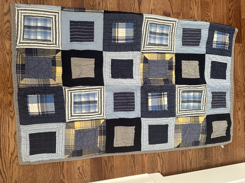 Edredón Pottery Barn Kids azul y amarillo a cuadros doble retazos Foto 1 de 3