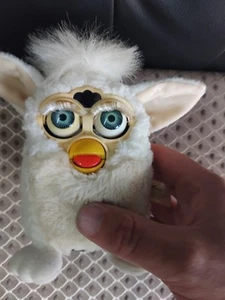 1999 Furby Babies White - Picture 1 of 5