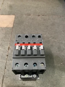 NUEVO ABB A40-30-10 Contactor 110-120V 60Hz / 110V 50Hz Envío Rápido Gratis - Imagen 1 de 9