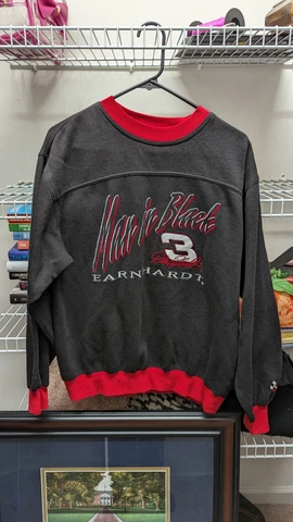 Dale Earnhardt Vintage 90s Man In Black  NASCAR Crewneck Sweatshirt size Medium Cover