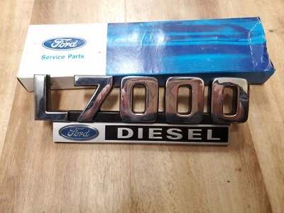 НОВЫЙ ИЗ СТАРЫХ ЗАПАСОВ 1987 - 1997 FORD LN700 LN7000 L7000 ДИЗЕЛЬНЫЕ ГРУЗОВИКИ КАБИНА КАПОТ БОКОВАЯ ЭМБЛЕМА НОВЫЙ - Изображение 1 из 4
