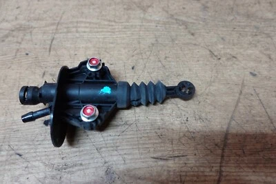 41517 E4F 2016 Suzuki Baleno 1.0 gasolina 5 velocidades embrague manual cilindro maestro Foto 1 de 3