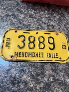 Placa de bicicleta vintage Menomonee Falls Wisconsin 1981 bicicleta amarilla - Imagen 1 de 2