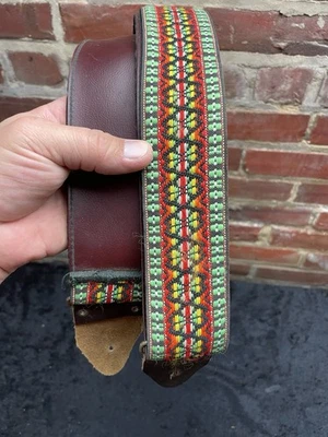 Correa de guitarra sin marca de los años 70 - hermosa verde, roja, amarilla, negra Foto 1 de 4