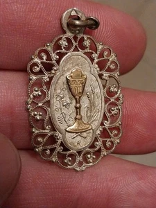 BELLE MEDAILLE RELIGIEUSE ANCIENNE ARGENT ET OR DU XIXeS 5 Grs DIM 4,3 CM - Bild 1 von 3