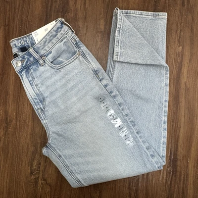 New American Eagle Mom Jeans Light Wash Womens Size 4 Super High Rise Denim NWT - Image 1 of 4