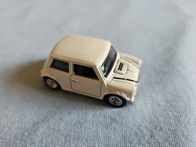 2013 Hot Wheels Retro Entertainment MORRIS MINI White LOOSE The Italian Job - Image 1 of 4