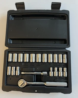 Husky Socket & Ratchet 20-Piece Set with Case - Image 1 of 3
