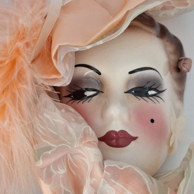 Máscara de pared de cerámica femenina glamorosa bonita en melocotón vintage años 90 firmada numerada Foto 1 de 4