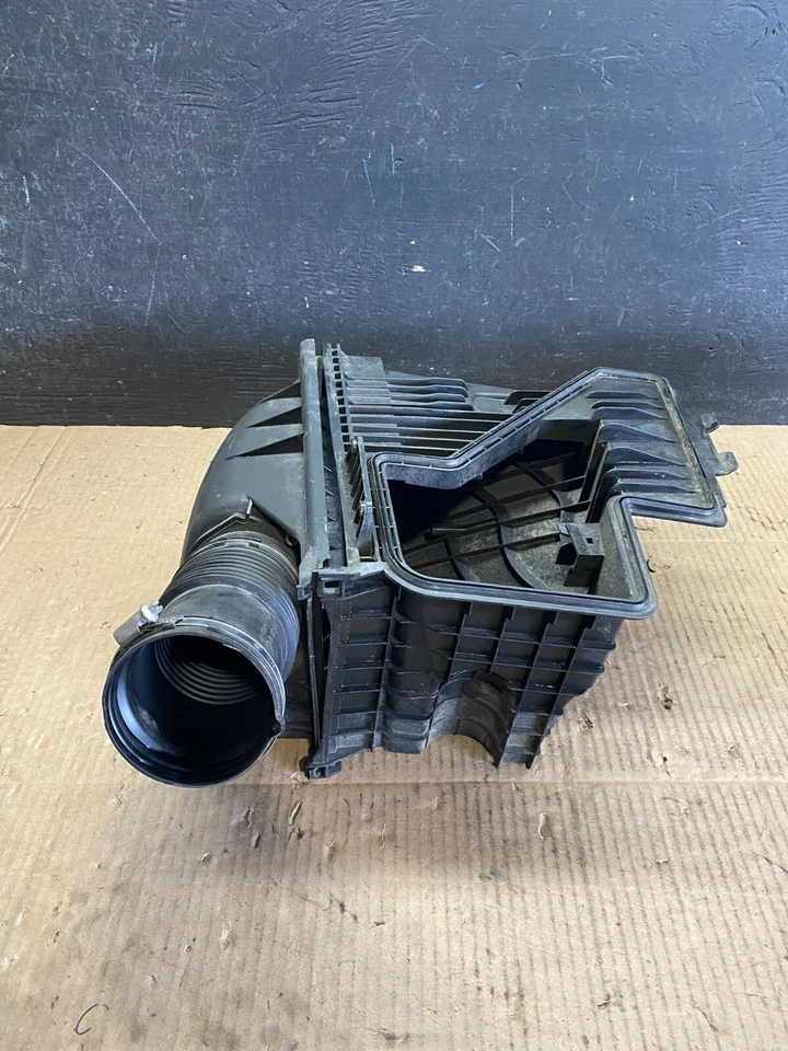 BMW 7 E65 E66 750Li 750i 2006 a 2008 lado izquierdo filtro de aire caja de admisión i3402 DG1 Foto 1 de 4