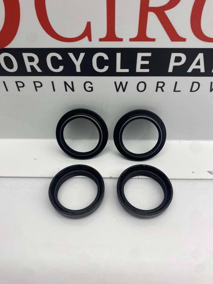 TRIUMPH DAYTONA 675 / SPEED TRIPLE R Front Fork Seal Kit (T2041072) - Image 1 of 1