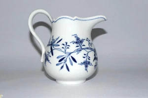 Meissen Porzellan großes Milchkännchen Zwiebelmuster Knaufschwerter H.13,5 0,5 L - Picture 1 of 10