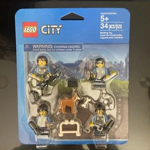 Juego de minifiguras Lego Police 2013 tarjeta sellada 850617 perro - Imagen 1 de 12