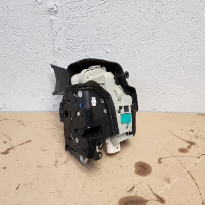 AUDI A3 S3 RS3 2015-20 CONDUCTOR DELANTERO IZQUIERDO CERRADURA PUERTA IZQUIERDA ACTUADOR MOTOR 8X1837015A Foto 1 de 4