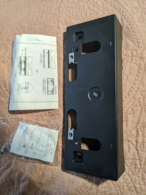 Subaru Front License Plate Mounting Bracket 57751CA160 Plate Mounting Method - Image 1 of 3