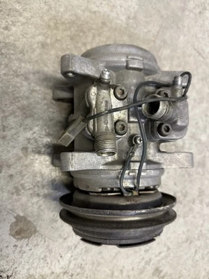 Land Cruiser FJ60 AC Compressor  ND 6P148A - Image 1 of 4