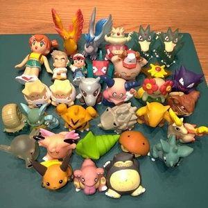 Pokemon Kids Finger Puppets Lot 32 Figures Collectible Set Rare - Picture 1 of 1