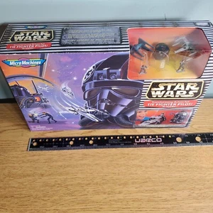Star Wars Micro Machines Tie Fighter Pilot/Academy Action Set - Neu in OVP 65694 - Bild 1 von 2