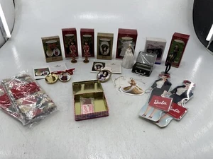 Hallmark Christmas Holiday Barbie Lot Ornamente, Seidenpapier, Kalender & mehr - Bild 1 von 23