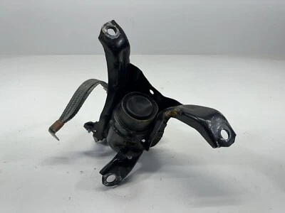 2016-2018 TOYOTA PRIUS FRONT RIGHT ENGINE MOTOR MOUNT BRACKET 12305-37340 OEM - Image 1 of 4