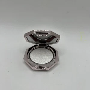 Fenty Beauty Diamond Bomb All Over Diamond Veil - How Many Carats? 0.09 oz - Picture 1 of 2