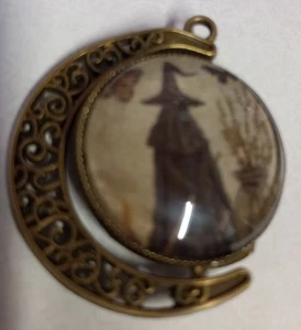 Halloween Witchcraft  2 Sided Moon Fidget Pendant -Witch/Spellbook - Picture 1 of 2
