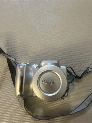 Kodak EasyShare Z612 Digital Camera For Parts - Image 1 of 4