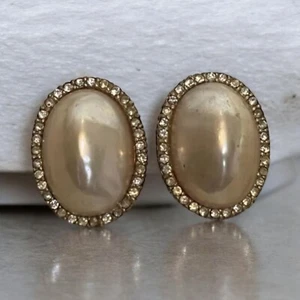 Stunning Vintage CINER Faux Pearl and Pavé Rhinestone Encrusted Clip Earrings - Picture 1 of 7