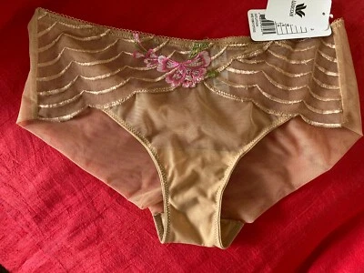 WACOAL   LACE   BRIEFS  SIZE S - Image 1 of 3