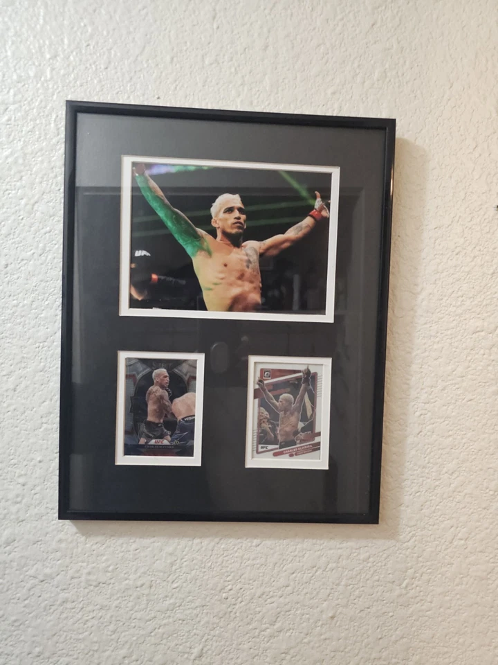 Foto de Charles Oliveira enmarcada por UFC. 11x14in. Foto 1 de 2