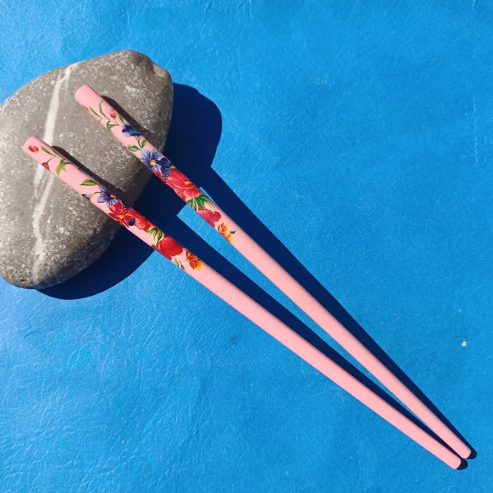 * Beautiful Set of 2 Chinese Style Wood Flower Pink Hair Stick * - Image 1 of 1