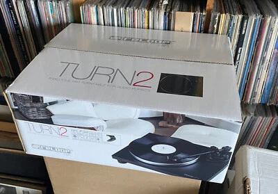 Reloop Turn 2 Analog Hifi Turntable Belt Drive with Ortofon OM10 Cartridge - Image 1 of 3